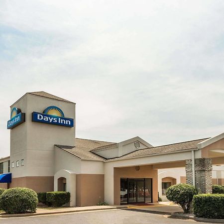 亚德金维尔温德姆戴斯酒店 Yadkinville 外观 照片